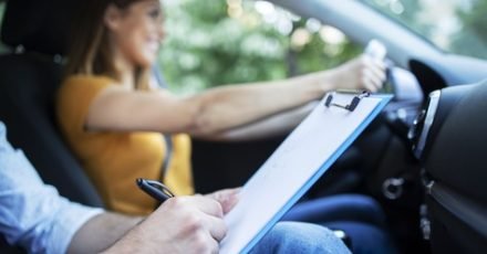 Autoescuelas low cost en Sevilla